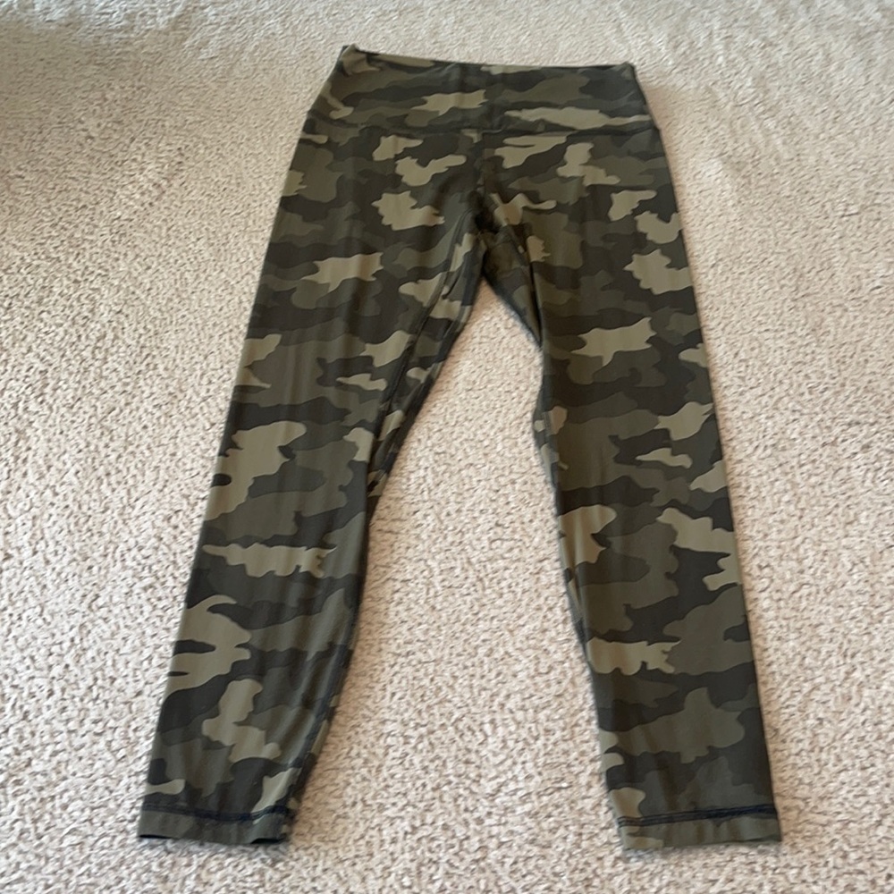Lululemon Align High-Rise Pant 25"
Heritage 365 Camo Medium Olive Multi size 8